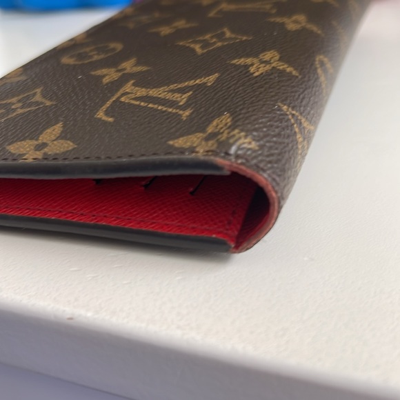 LOUIS VUITTON Monogram Adele Wallet - Picture 6 of 13